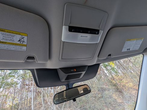 Used 2025 Nissan Pathfinder S image 30