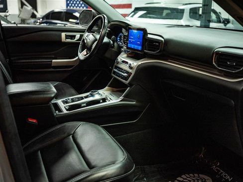 Used 2023 Ford Explorer XLT w/ Equipment Group 202A image 15