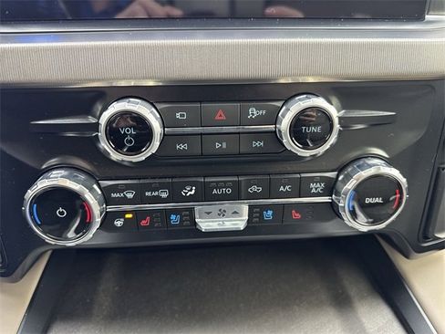 New 2026 Ford F250 Platinum w/ Platinum Plus Package image 20