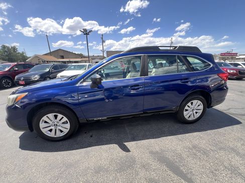 Used 2017 Subaru Outback 2.5i AWD/4WD image 4