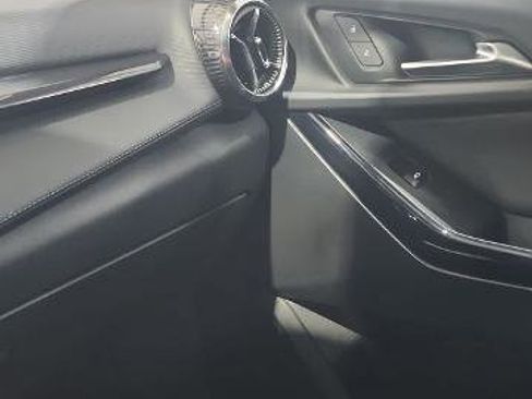 Used 2025 Chevrolet Equinox LT FWD image 25