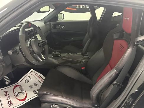 Used 2024 Nissan Z NISMO w/ Floor Mat Package RWD image 8
