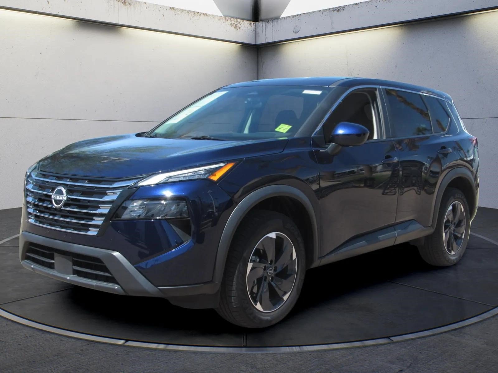 Used 2025 Nissan Rogue SV FWD image 1