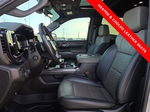 Used 2022 Chevrolet Silverado 1500 ZR2 w/ Technology Package image 15