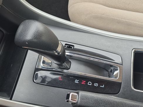 Used 2013 Honda Accord LX image 31