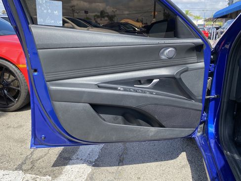 Used 2021 Hyundai Elantra SEL w/ Convenience Package image 14