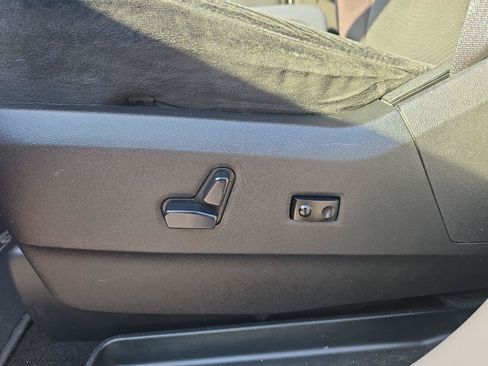 Used 2013 Dodge Grand Caravan SXT w/ UConnect Hands-Free Group FWD image 22