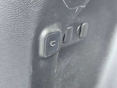 Used 2019 Jeep Cherokee Limited AWD/4WD image 32