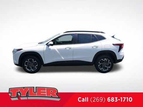 New 2025 Chevrolet Trax LT image 4