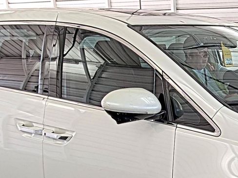 Used 2014 Honda Odyssey Touring image 18