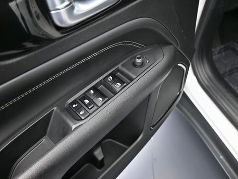 Used 2023 Jeep Compass Altitude image 13