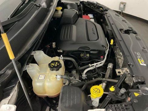 Used 2020 Chrysler Pacifica Limited FWD image 21