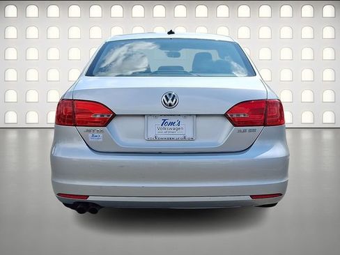 Used 2012 Volkswagen Jetta SE FWD image 6