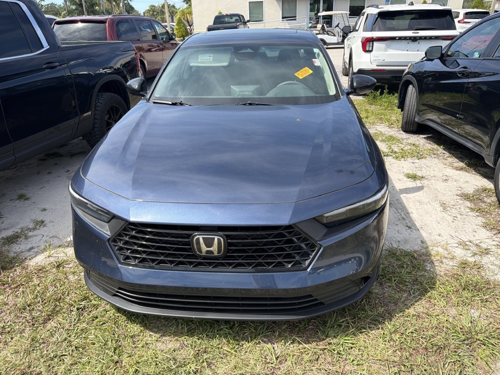 Used 2025 Honda Accord SE image 4