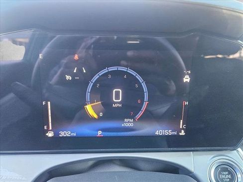Used 2025 Chevrolet Trax LT FWD image 11