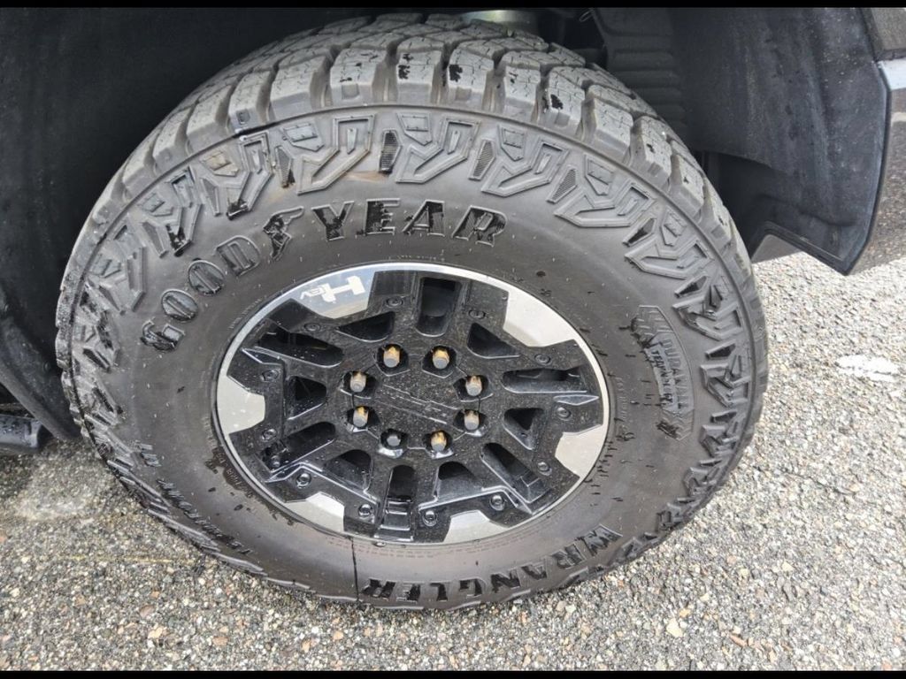 Used 2024 GMC Hummer EV 3X w/ Extreme Off-Road Package AWD/4WD image 2