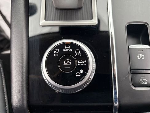 Used 2023 Mitsubishi Outlander SE image 24