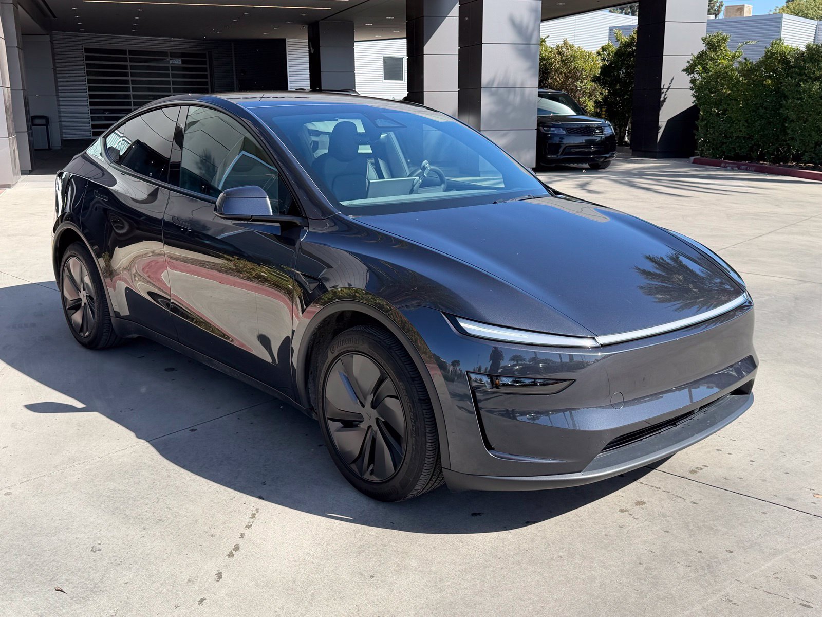 Used 2026 Tesla Model Y Long Range AWD/4WD image 3