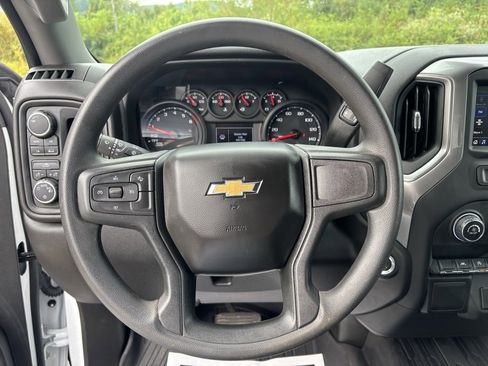 Used 2024 Chevrolet Silverado 1500 Custom image 16