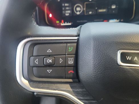 Used 2024 Jeep Wagoneer Series II w/ Flexible Seating Group image 15