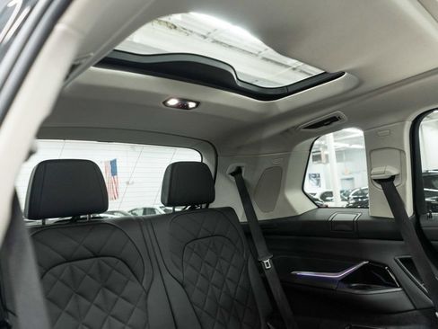 Used 2025 BMW X7 xDrive40i image 19