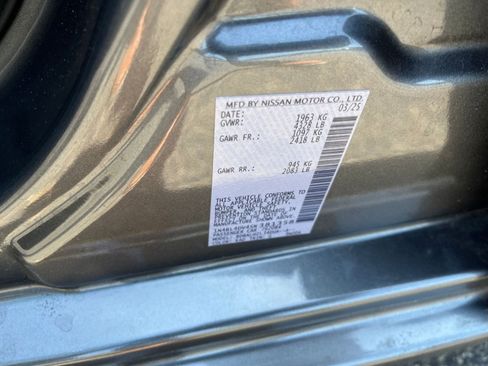 Used 2025 Nissan Altima 2.5 SV FWD image 11