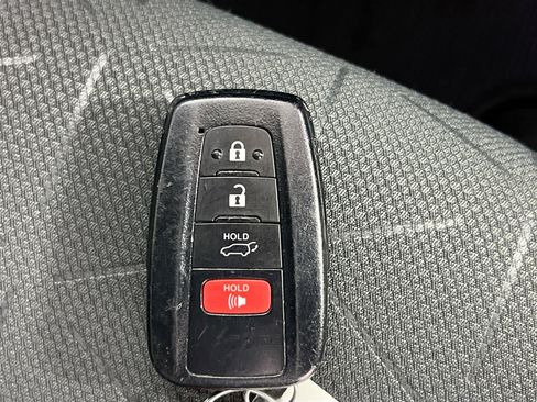 Used 2021 Toyota RAV4 XLE w/ Convenience Package image 36