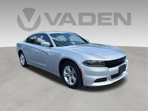 Used 2022 Dodge Charger SXT RWD image 25