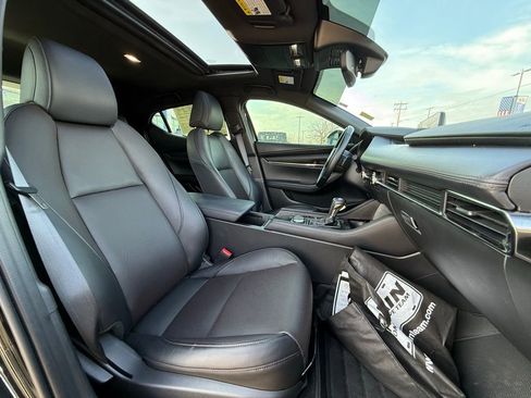 Used 2024 MAZDA MAZDA3 Hatchback w/Premium Plus Pkg image 27