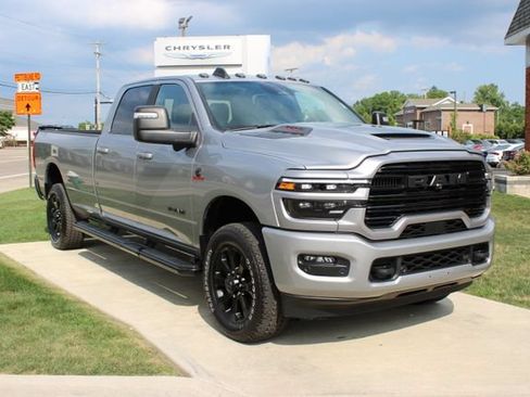 Used 2025 RAM 2500 Laramie AWD/4WD image 4