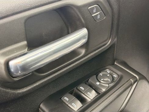 Used 2022 GMC Sierra 2500 Pro w/ Convenience Package image 17