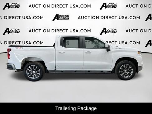 Used 2022 Chevrolet Silverado 1500 LT AWD/4WD image 5