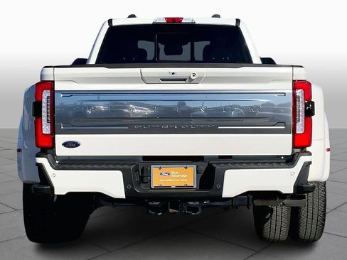 Certified 2025 Ford F350 Platinum w/ Platinum Plus Package image 4