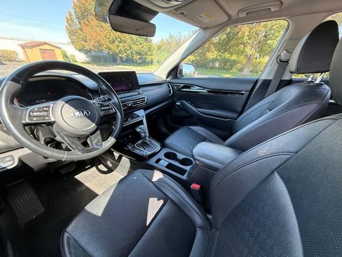 Used 2021 Kia Seltos SX w/ SX Sunroof Package AWD/4WD image 9