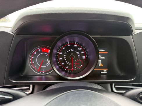 Used 2023 Hyundai Elantra SEL image 11