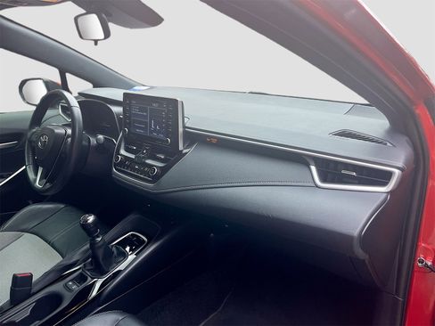 Used 2019 Toyota Corolla XSE image 26