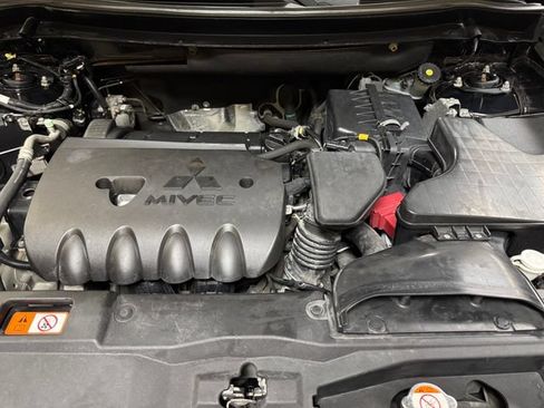 Used 2016 Mitsubishi Outlander SE FWD image 22