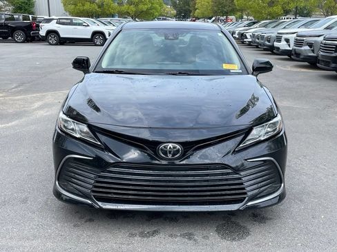 Used 2022 Toyota Camry LE FWD image 2