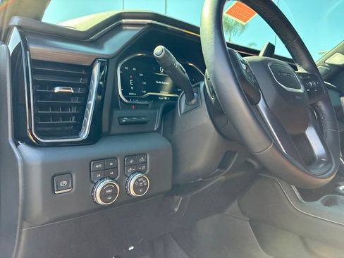 Used 2025 GMC Sierra 2500 Denali Ultimate AWD/4WD image 9