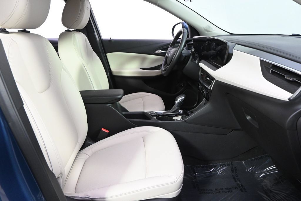 Used 2025 Buick Encore GX Sport Touring w/ Advanced Technology Package AWD/4WD image 16