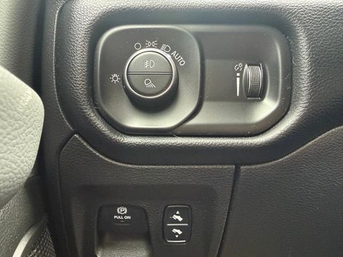 Used 2020 RAM 1500 Big Horn image 18