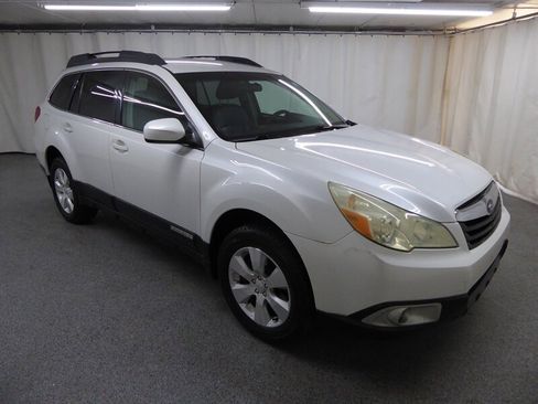 Used 2010 Subaru Outback 3.6R Premium image 1