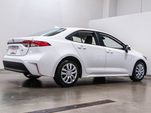 Used 2025 Toyota Corolla LE FWD image 9