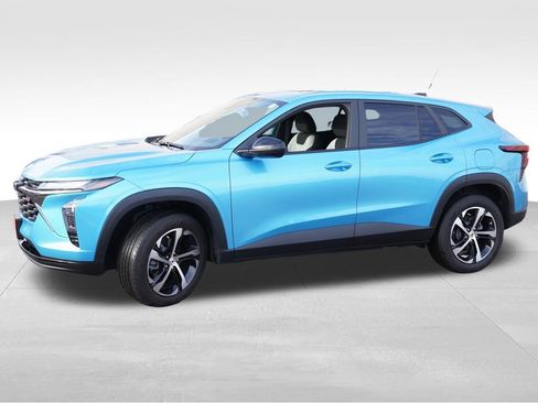 Certified 2025 Chevrolet Trax RS w/ Sunroof Package image 11