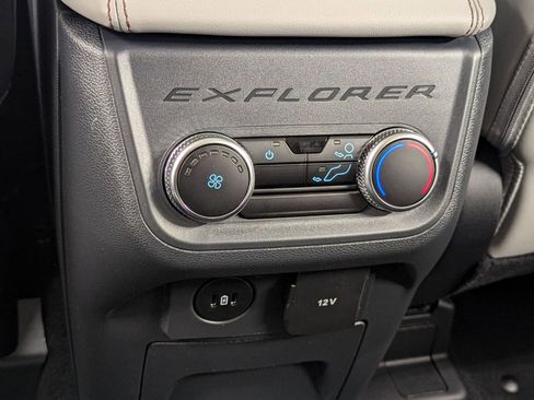New 2026 Ford Explorer Active w/ Active Comfort Package image 20