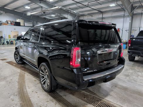 Used 2019 GMC Yukon XL Denali w/ Denali Ultimate Package image 4
