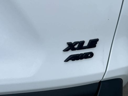 Used 2022 Toyota RAV4 XLE w/ XLE Grade Weather Package image 21