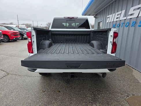 Used 2024 Chevrolet Silverado 2500 High Country w/ Technology Package image 8
