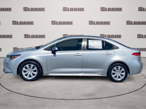 Used 2024 Toyota Corolla LE image 2