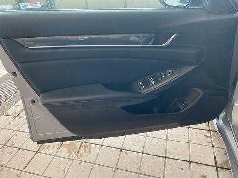 Used 2021 Honda Accord Sport image 9